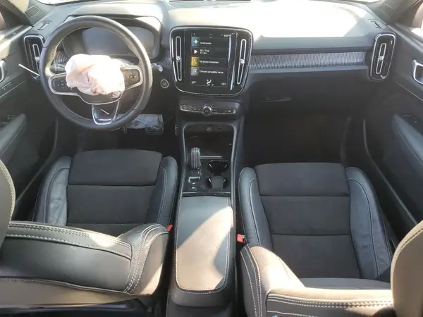YV4AC2HM4M2465273 2021 VOLVO XC40 - Image 8