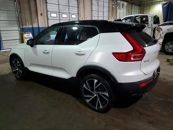 YV4AC2HM4M2507425 2021 VOLVO XC40 - Image 2