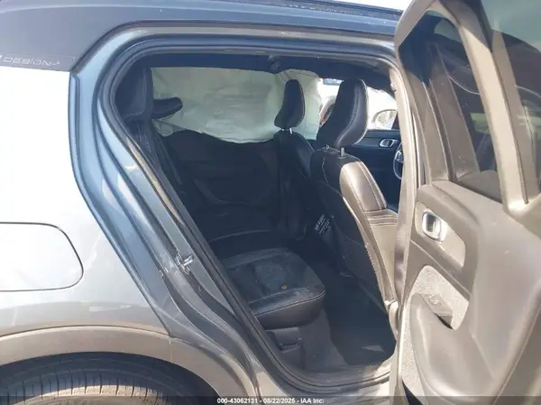 YV4AC2HM6K2112773 2019 VOLVO XC40 - Image 8