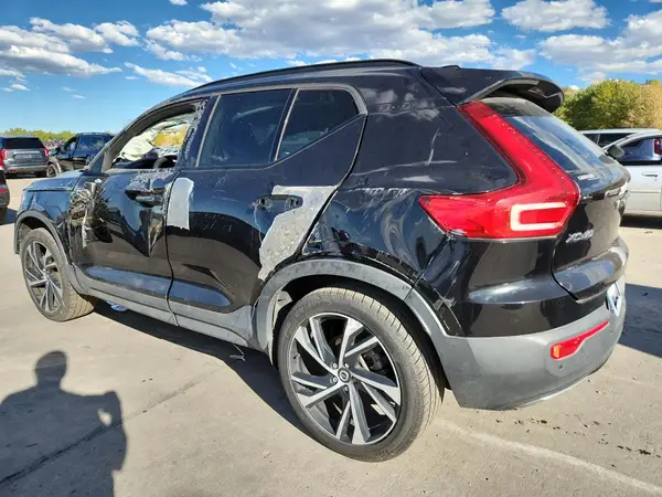 YV4AC2HM6L2205441 2020 VOLVO XC40 - Image 2