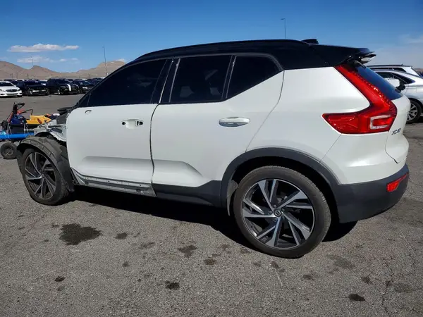 YV4AC2HM6M2487226 2021 VOLVO XC40 - Image 2