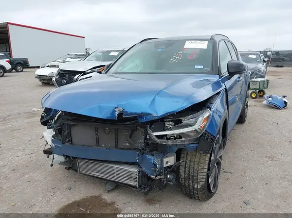YV4AC2HM7L2324423 2020 VOLVO XC40 - Image 2