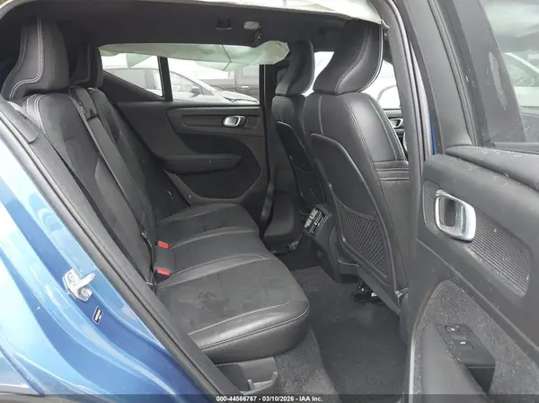 YV4AC2HM7L2324423 2020 VOLVO XC40 - Image 8