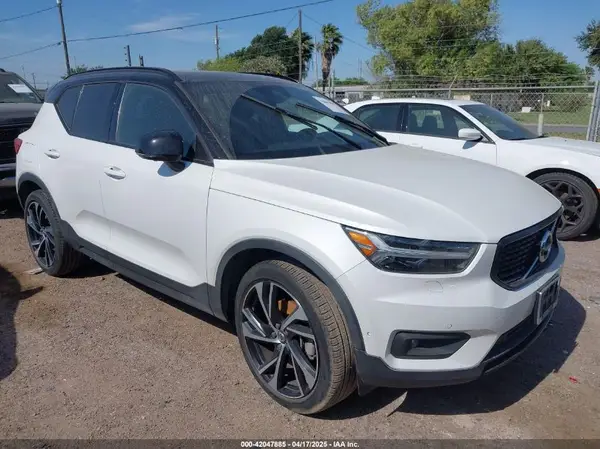 YV4AC2HM8M2562007 2021 VOLVO XC40 - Image 1