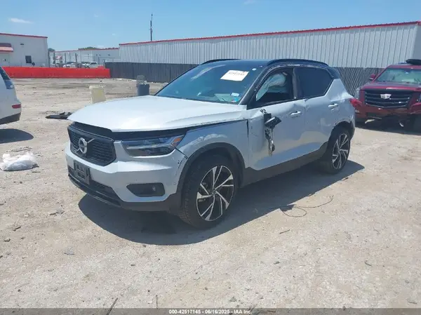 YV4AC2HM8N2741858 2022 VOLVO XC40 - Image 2