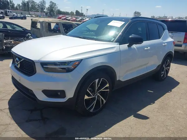 YV4AC2HM9L2284586 2020 VOLVO XC40 - Image 2
