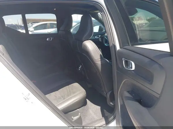YV4AC2HM9L2284586 2020 VOLVO XC40 - Image 8