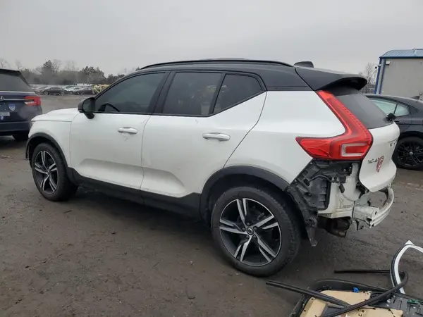 YV4AC2HMXK2068129 2019 VOLVO XC40 - Image 2