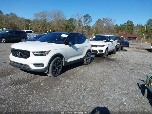 YV4AC2HMXL2284418 2020 VOLVO XC40 - Image 2