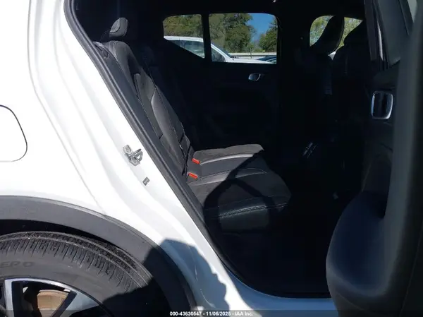 YV4AC2HMXL2345850 2020 VOLVO XC40 - Image 8