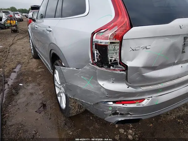 2016 VOLVO XC90 auction photo 6