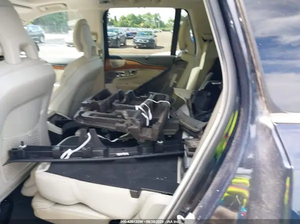 YV4BC0PL2H1179841 2017 VOLVO XC90 - Image 8