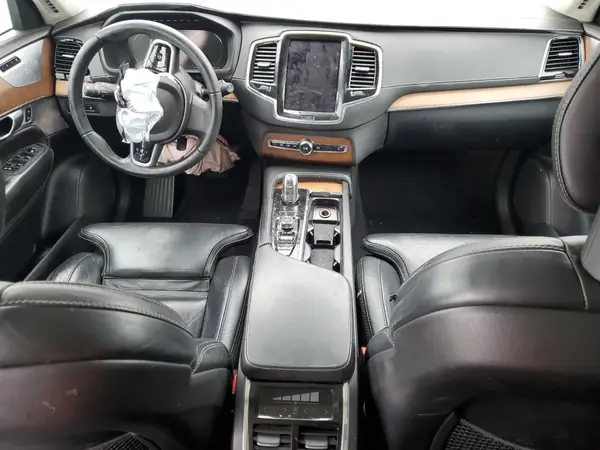 YV4BC0PL2H1186952 2017 VOLVO XC90 - Image 8