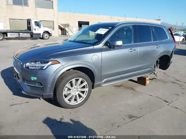 YV4BC0PL3G1043801 2016 VOLVO XC90 - Image 2