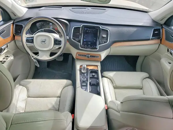 YV4BC0PL6H1109582 2017 VOLVO XC90 - Image 8