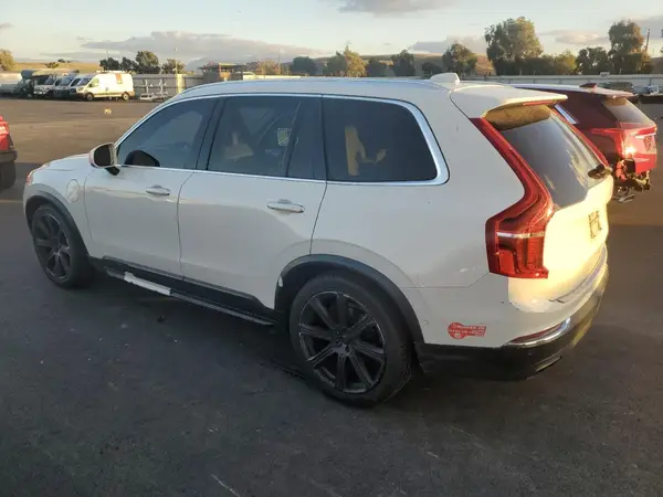 YV4BC0PL6H1184220 2017 VOLVO XC90 - Image 2