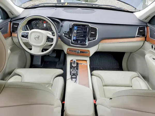 YV4BC0PL7H1170987 2017 VOLVO XC90 - Image 8