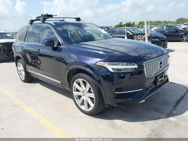 YV4BC0PL9H1120611 2017 VOLVO XC90 - Image 1