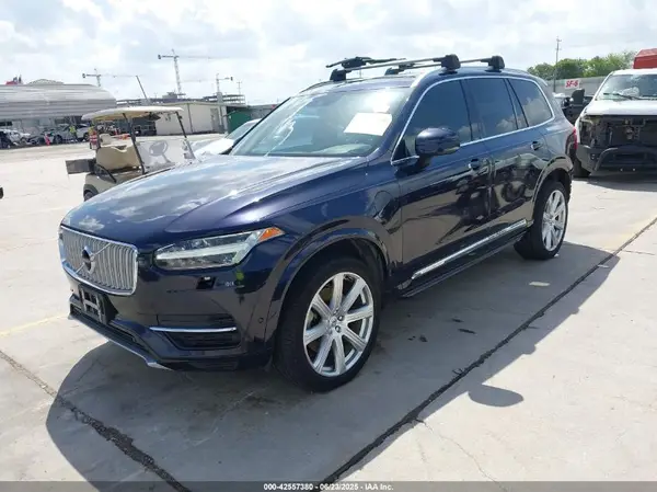 YV4BC0PL9H1120611 2017 VOLVO XC90 - Image 2