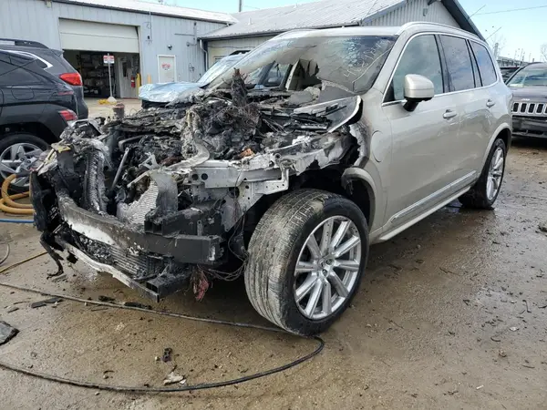 YV4BC0PLXG1076889 2016 VOLVO XC90 - Image 1