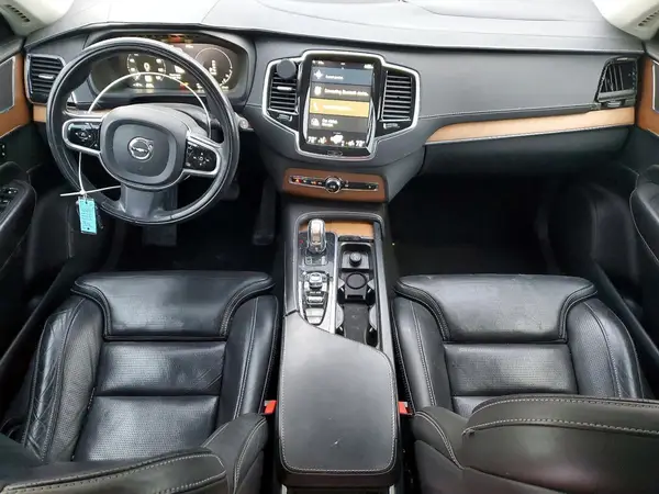 YV4BC0PLXH1114218 2017 VOLVO XC90 - Image 8