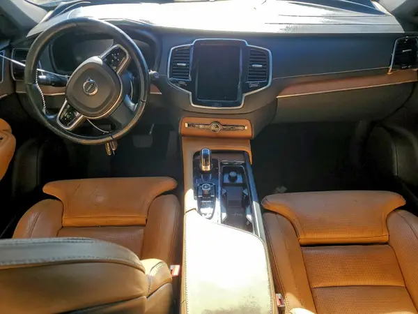 YV4BC0PLXH1147719 2017 VOLVO XC90 - Image 8