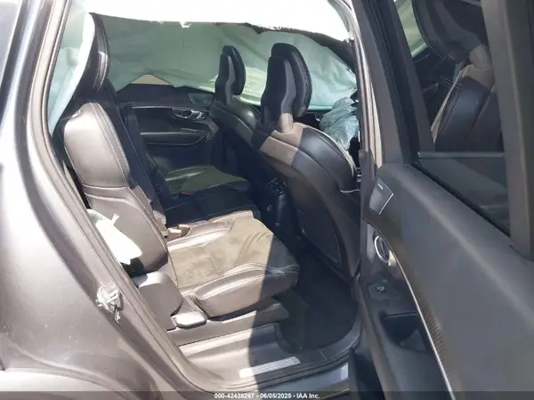 YV4BC0PM5H1146910 2017 VOLVO XC90 - Image 8