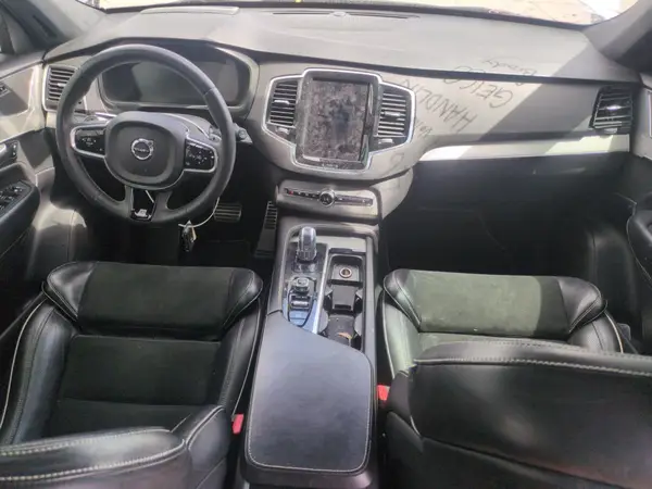 YV4BC0PM6H1130568 2017 VOLVO XC90 - Image 8