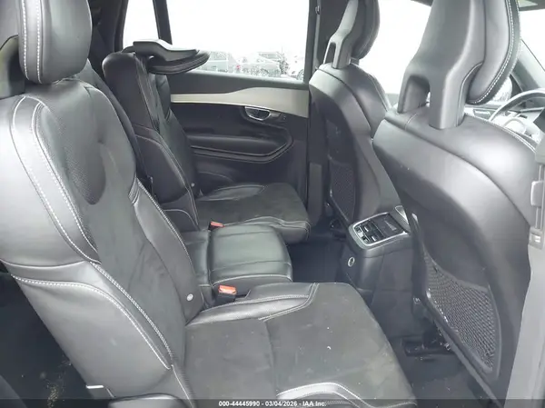 YV4BC0PM7H1111771 2017 VOLVO XC90 - Image 8