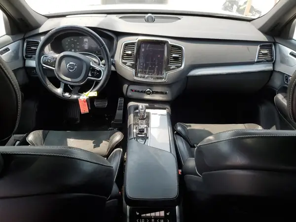 YV4BC0PM8H1112640 2017 VOLVO XC90 - Image 8
