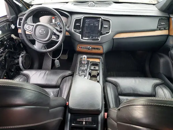 YV4BC0ZX4H1130799 2017 VOLVO XC90 - Image 8