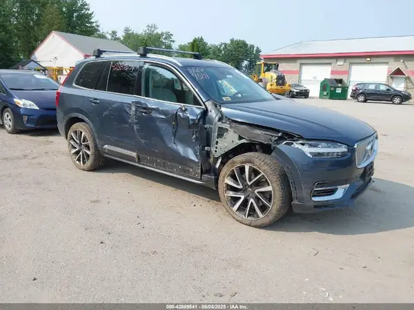 YV4BR0CK6M1676395 2021 VOLVO XC90 - Image 1