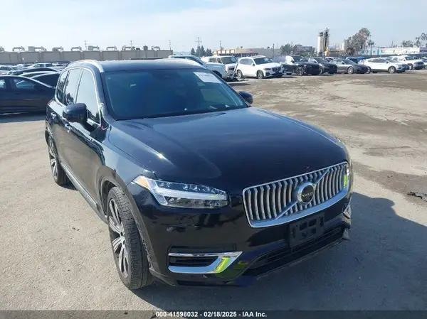 YV4BR0CLXN1792757 2022 VOLVO XC90 - Image 1