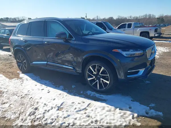 YV4BR0CZ6N1803211 2022 VOLVO XC90 - Image 1