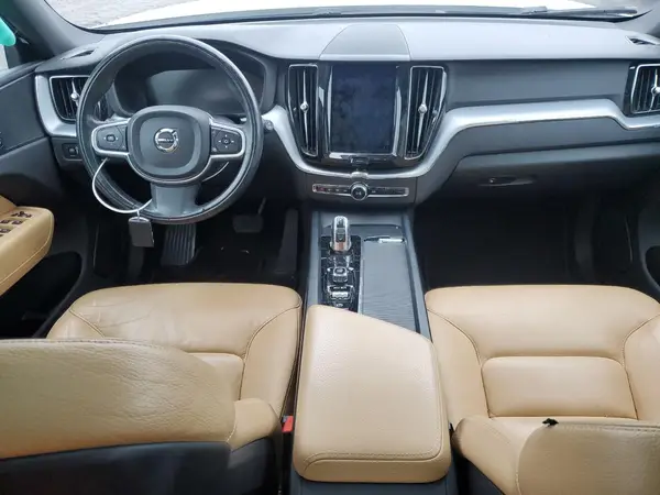 YV4BR0DK1J1040638 2018 VOLVO XC60 - Image 8