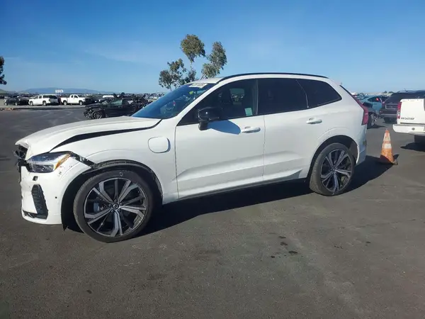 YV4BR0DM2N1904748 2022 VOLVO XC60 - Image 1