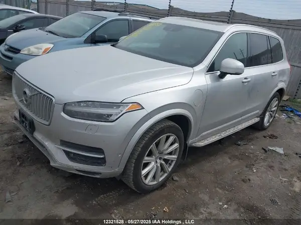 YV4BR0PL4J1319621 2018 VOLVO XC90 - Image 2