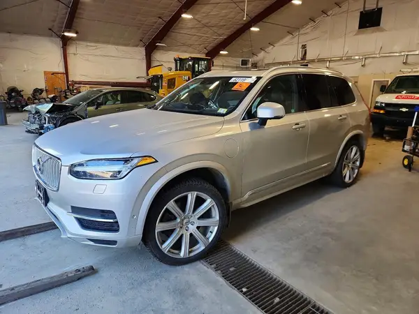 YV4BR0PLXJ1381962 2018 VOLVO XC90 - Image 1