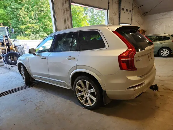 YV4BR0PLXJ1381962 2018 VOLVO XC90 - Image 2