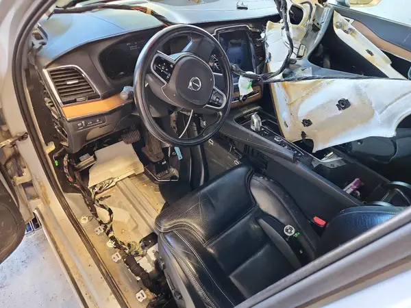 YV4BR0PLXJ1381962 2018 VOLVO XC90 - Image 8