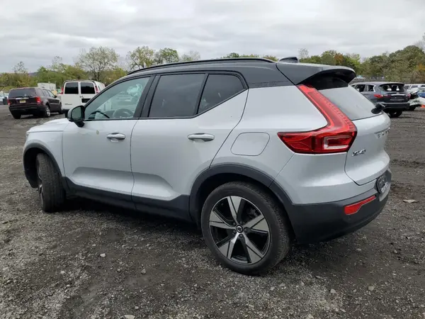 YV4ED3UAXN2774683 2022 VOLVO XC40 - Image 2