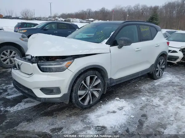 YV4ED3UB1N2660189 2022 VOLVO XC40 - Image 2