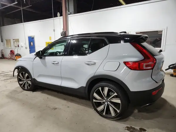 YV4ED3UB1N2751463 2022 VOLVO XC40 - Image 2