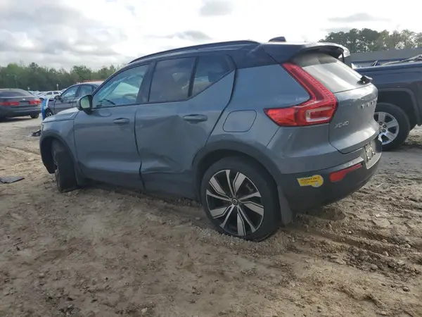 YV4ED3UB2N2695162 2022 VOLVO XC40 - Image 2