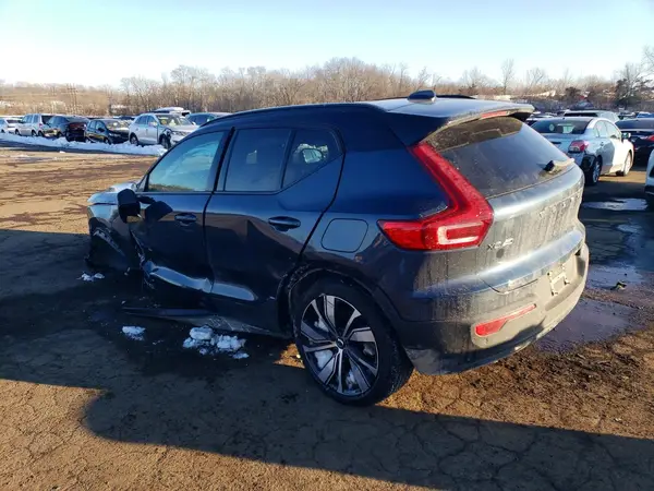 YV4ED3UB3N2657715 2022 VOLVO XC40 - Image 2