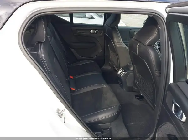 YV4ED3UB3N2700319 2022 VOLVO XC40 - Image 8