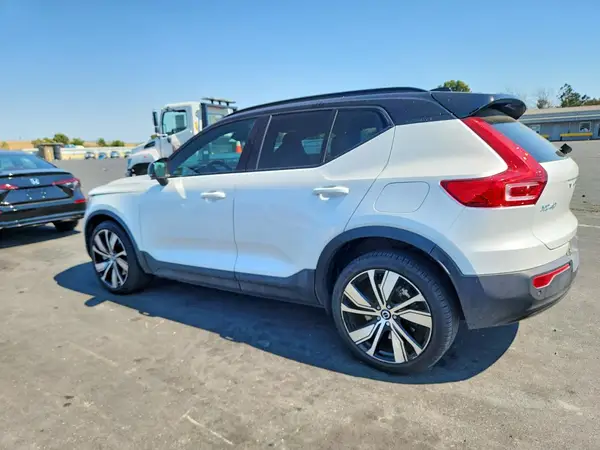 YV4ED3UB4N2692361 2022 VOLVO XC40 - Image 2