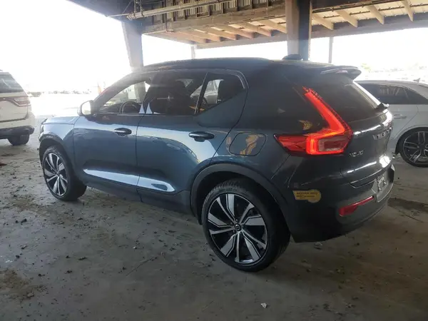 YV4ED3UB6N2778223 2022 VOLVO XC40 - Image 2