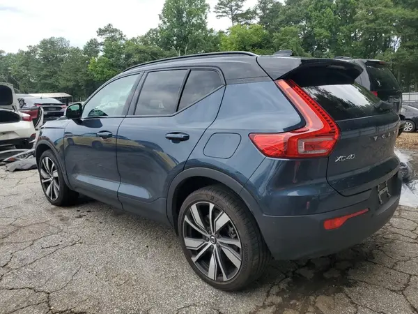 YV4ED3UB8N2657922 2022 VOLVO XC40 - Image 2