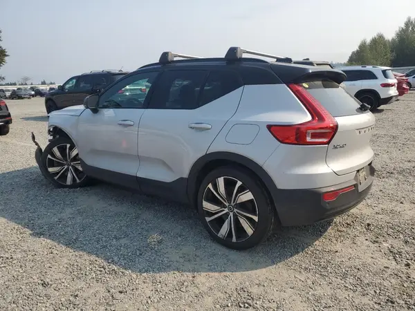 YV4ED3UBXN2709633 2022 VOLVO XC40 - Image 2